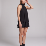 Sukienka mini z dekoltem halter – zwiewna, wiązana na szyi – zdjęcie 5