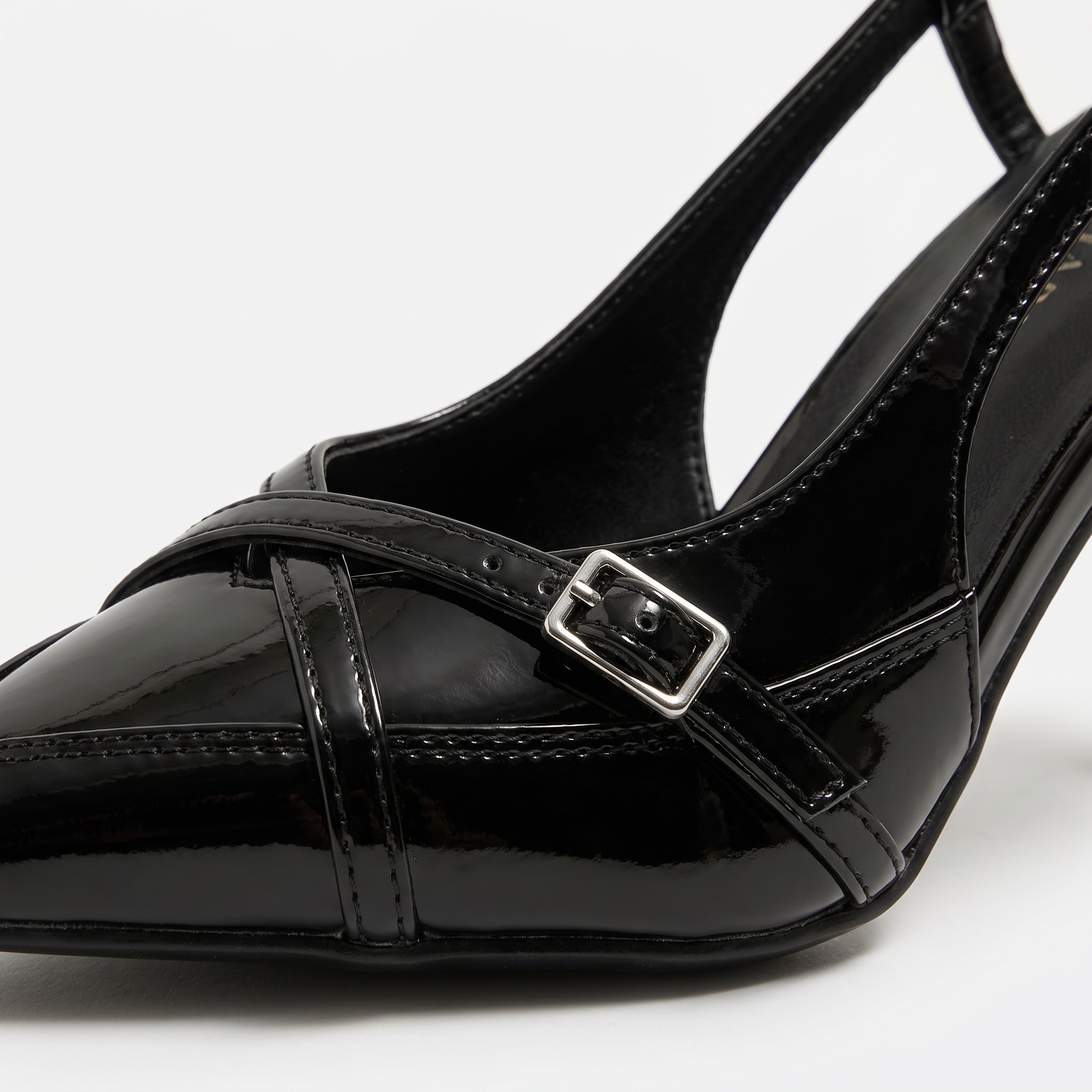 Damskie czółenka slingback na niskim obcasie – czarne, szpic – zdjęcie 5