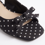 Damskie sandały peep toe w groszki – czarne z kokardą – zdjęcie 6