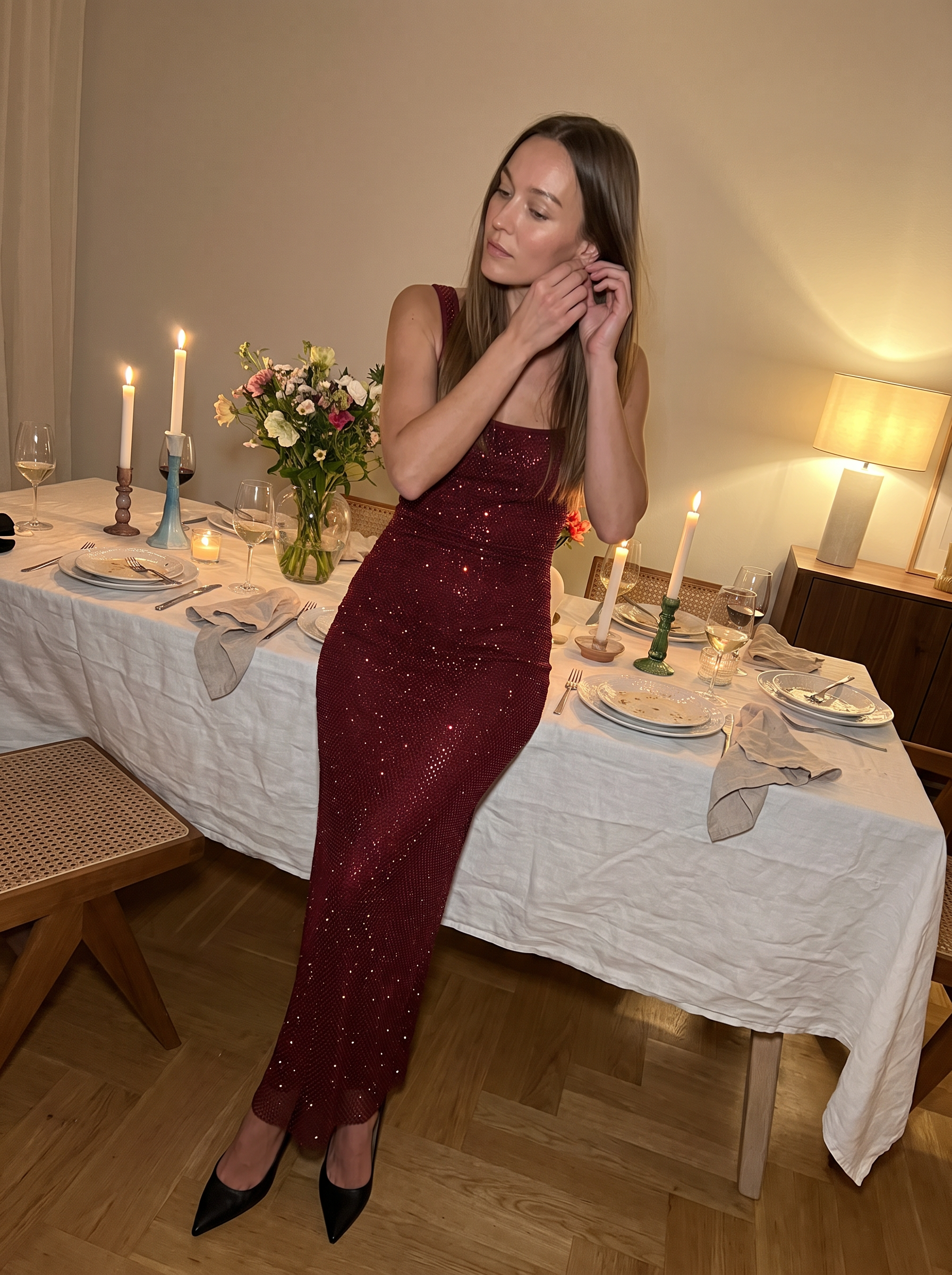 Sukienka maxi z cekinami – bordowa, kwadratowy dekolt i odkryte plecy – zdjęcie 6