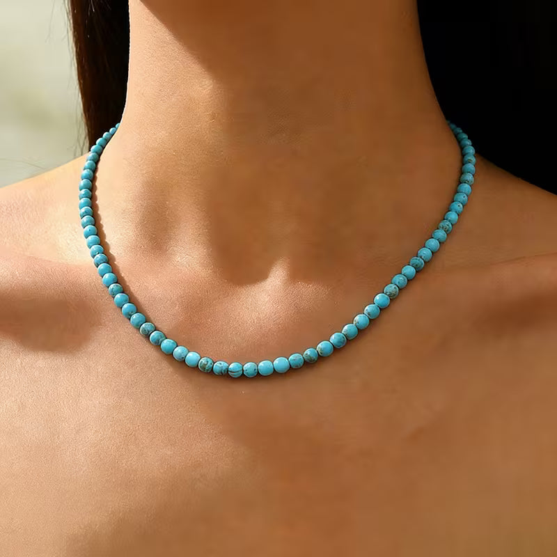 Naszyjnik z turkusowymi koralikami – klasyczny i delikatny – zdjęcie 2