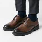 Męskie buty derby – eleganckie, sznurowane, z gumową podeszwą – zdjęcie 1