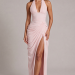 Sukienka maxi halter – drapowanie i wysokie rozcięcie – Różowy