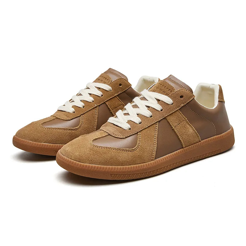 Męskie niskie sneakersy retro – panele i kontrastowe przeszycia – Brązowy