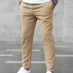 Męskie spodnie slim fit ze sznurkiem w pasie – zwężany krój – Beżowy