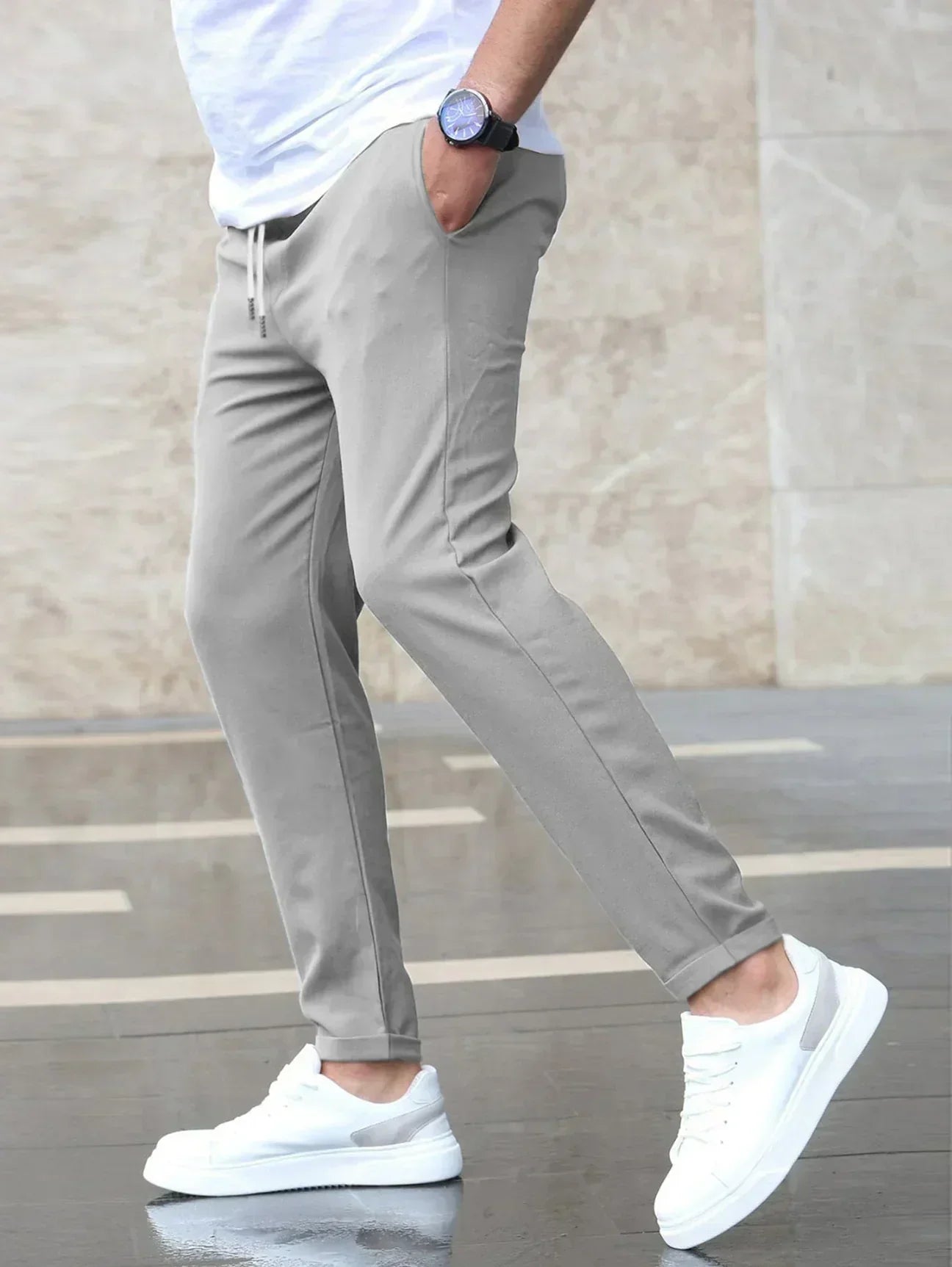 Męskie spodnie slim fit ze sznurkiem w pasie – zwężany krój – zdjęcie 2